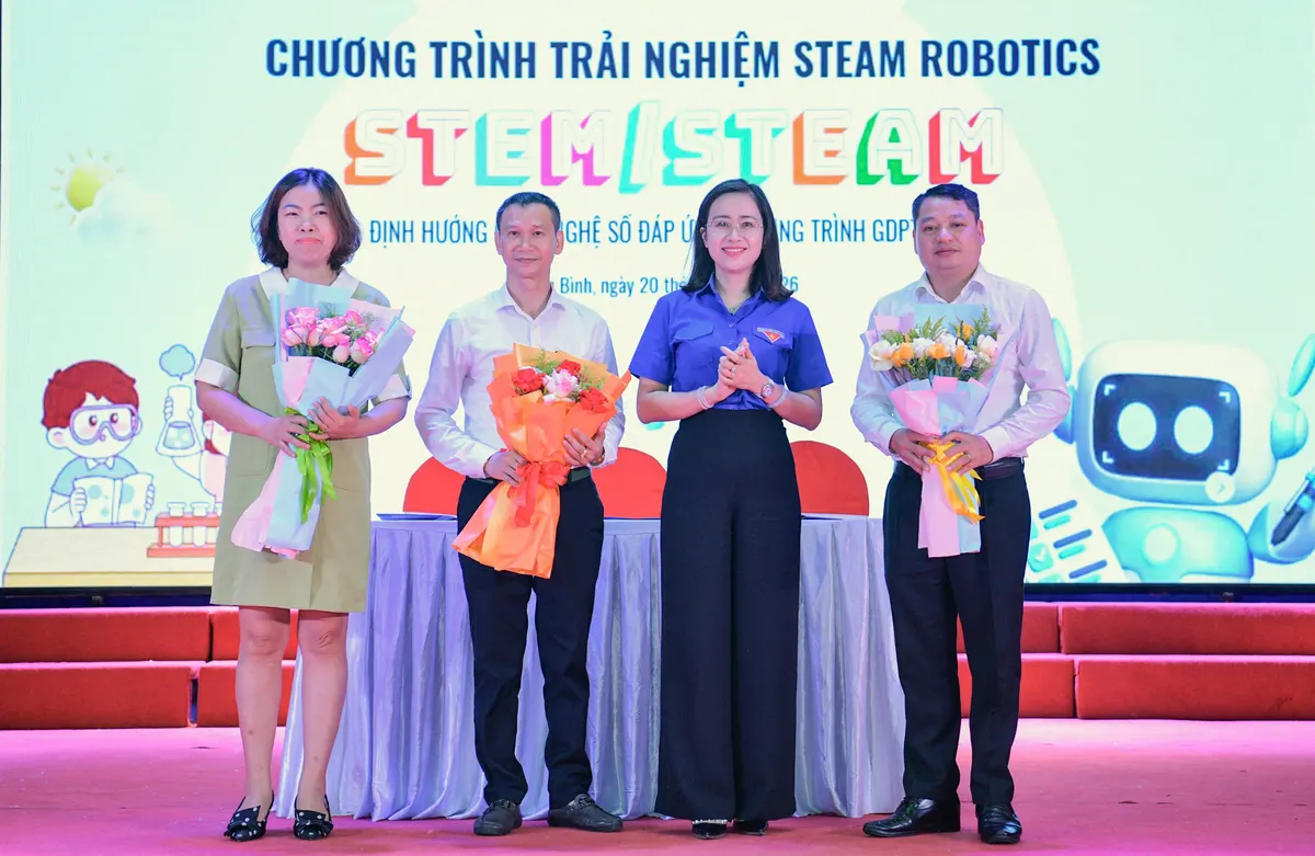 Lễ khởi động chương trình trải nghiệm STEM/STEAM Robotics